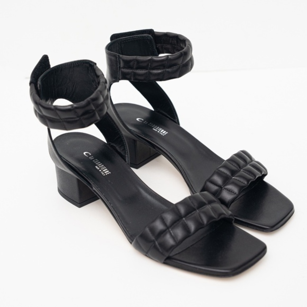 La Canadienne Rover Quilted Puffy Leather Sandal‎